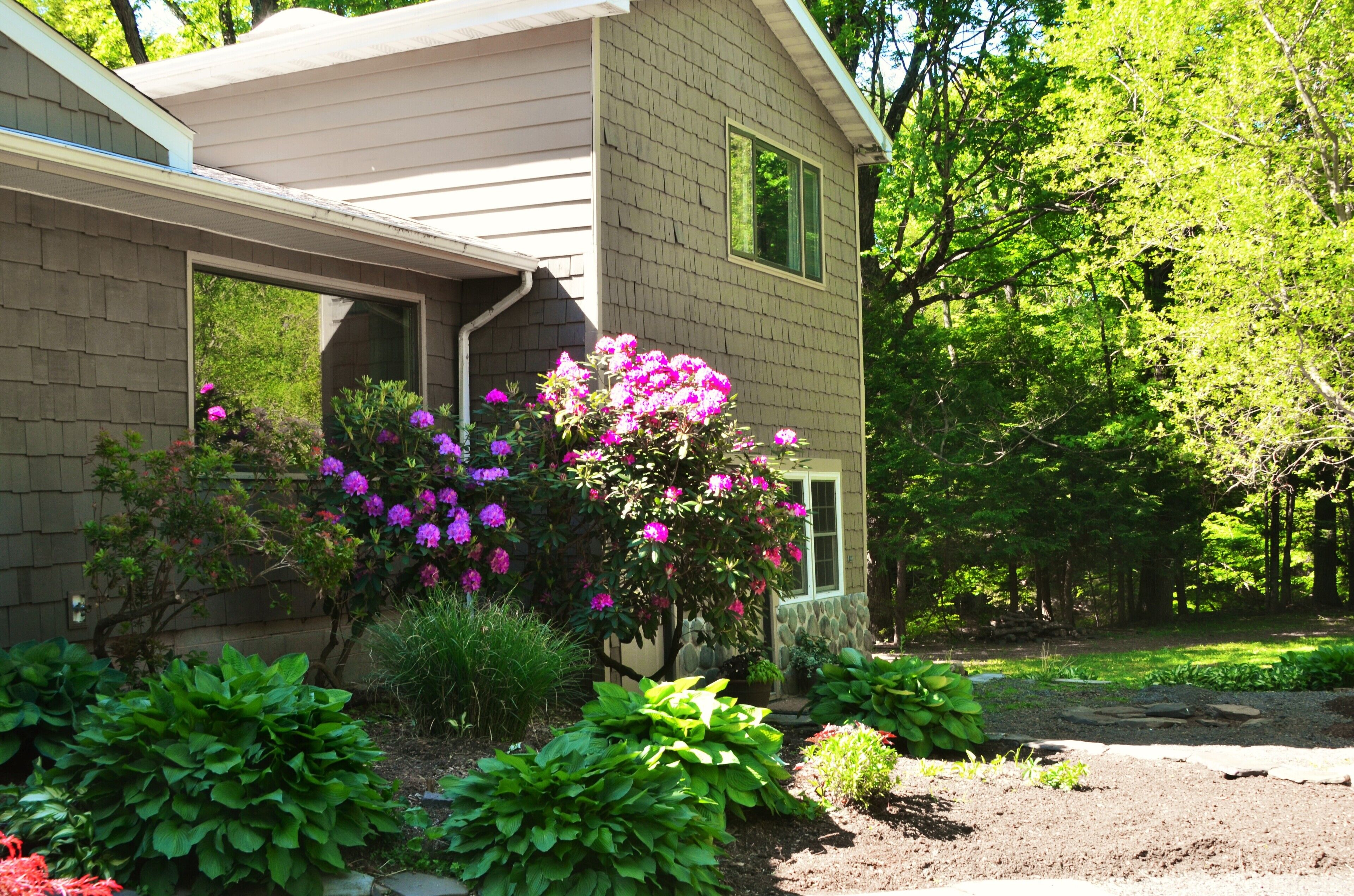 Lovely Creekside Duplex Close To Woodstock And Saugerties