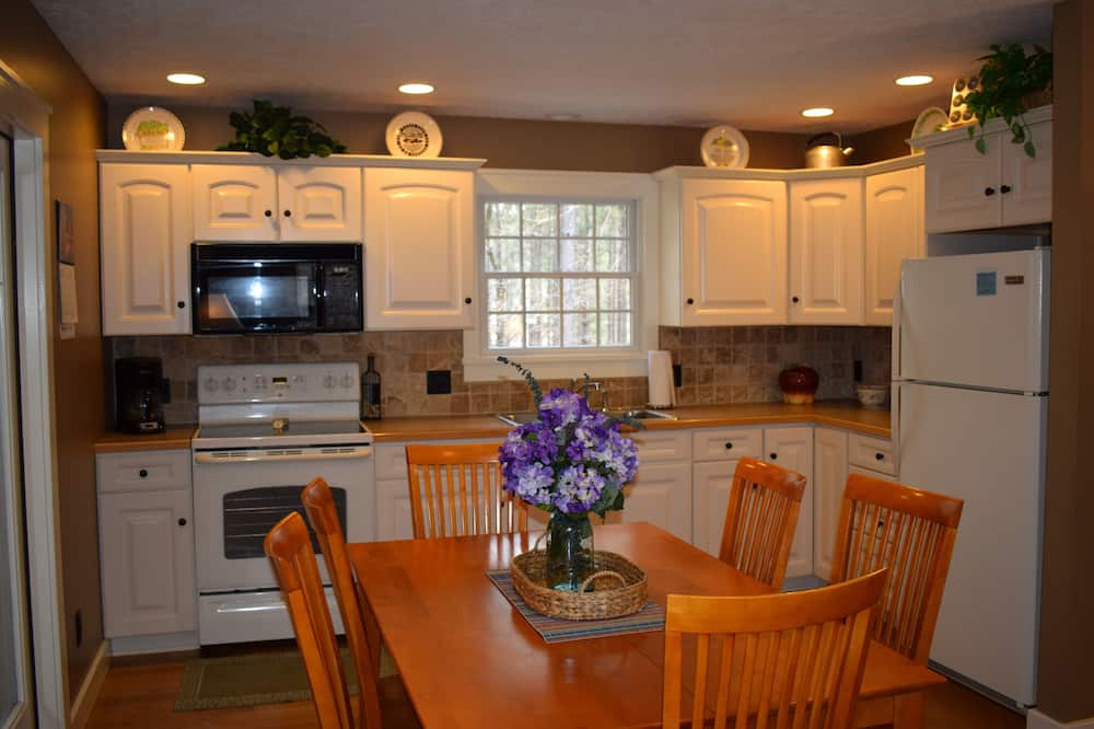 Interlochen Airbnb & Cheap Cabin Rentals from 135 AirCabins