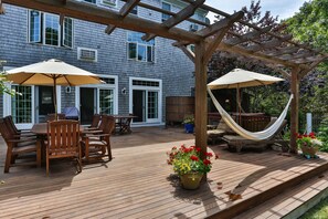 屋外ダイニングエリア