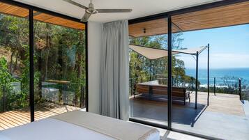 3 chambres, coffres-forts dans les chambres, fer et planche Ă repasser