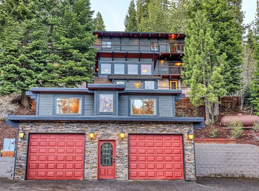 Breathtaking Views, Hot Tub & Private Sports Bar
