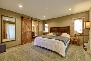 4 bedrooms, iron/ironing board, WiFi, bed sheets