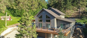Lazy Dog Lodge, Hot Tub, AC & Activities Near Black Hills