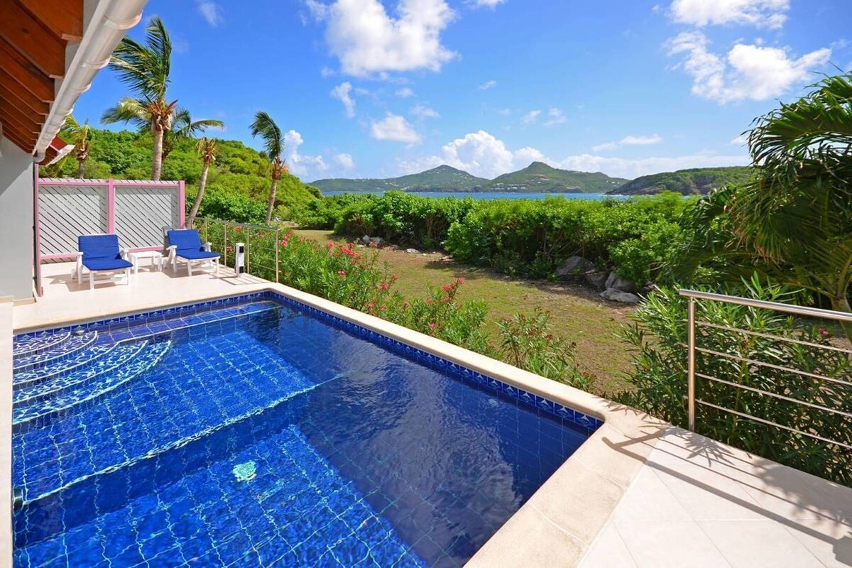 Terrace and private pool at Villa Rosebud facing Anse des Cayes