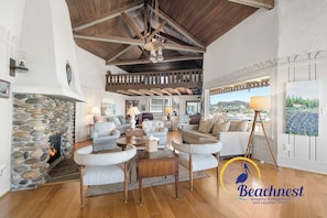 Interior - Capitola Oceanside (Capitola)
