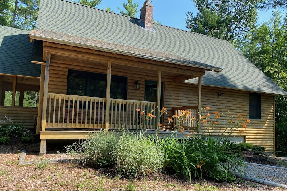 Quiet Getaway! Spacious Cabin - Close to Summer and Winter Fun!