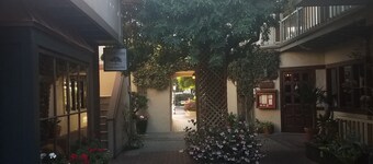 Downtown charming, 2 BR 2 BA Flat, 1 Block from Ocean Ave, Carmel-by-the-Sea, CA