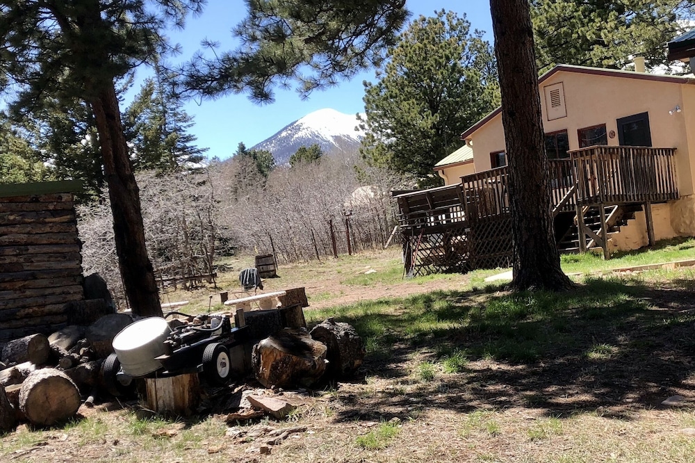 Very Comfortable Peaceful Cabin in the Foothills of the Sangre'near Westcliffe!