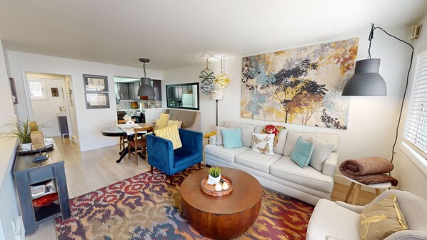 TV - Jackson Hole 2 Bedroom Mountain Chic Townhome-10 min walk to Town Square (Jackson)