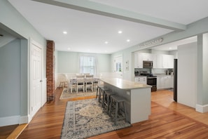 Kitchen Dining Area 