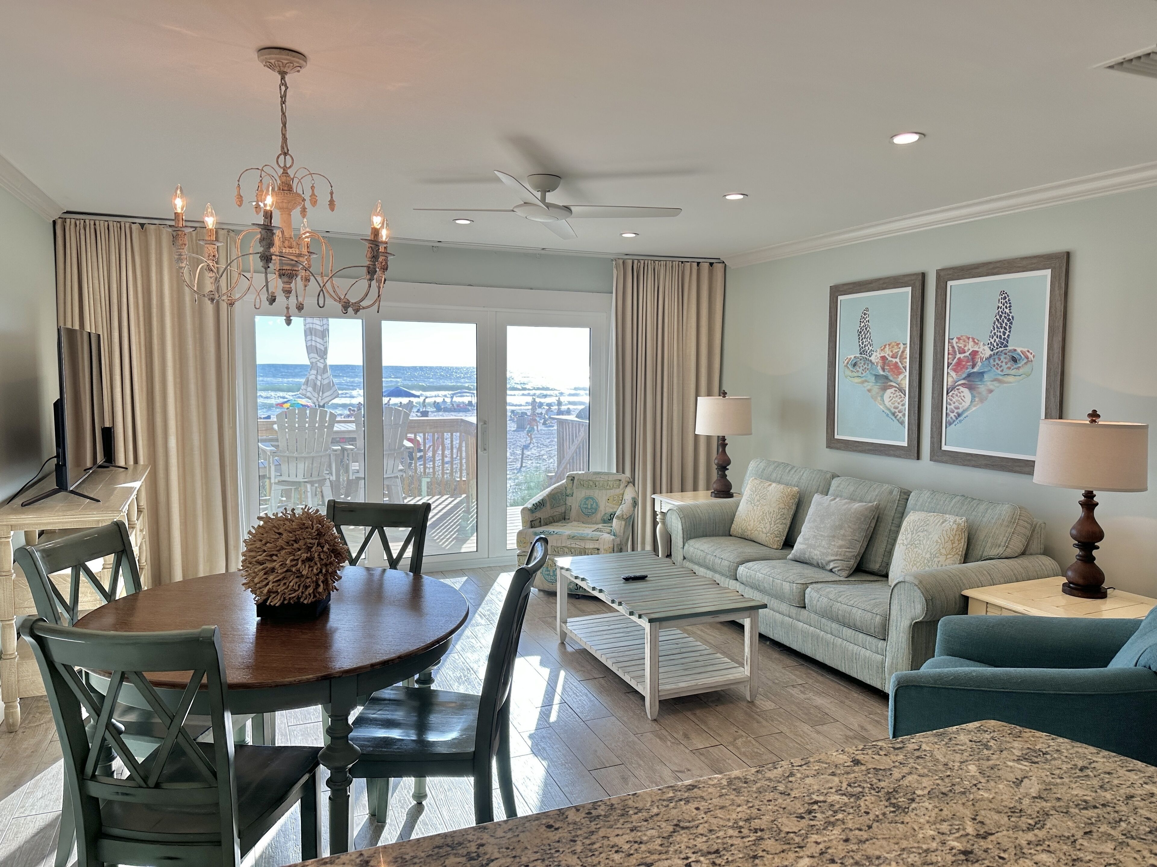 Gulf front /WiFi/Grill/Self Check in-out/High Cleanliness Standards/Small Dog