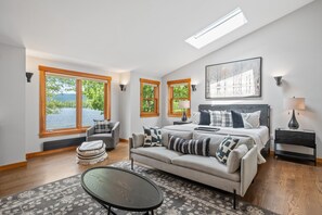 7 camere, una cassaforte in camera, una scrivania, ferro/asse da stiro