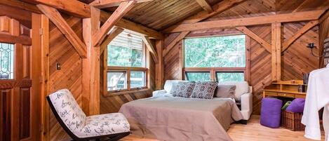 6 bedrooms, iron/ironing board, Internet, bed sheets