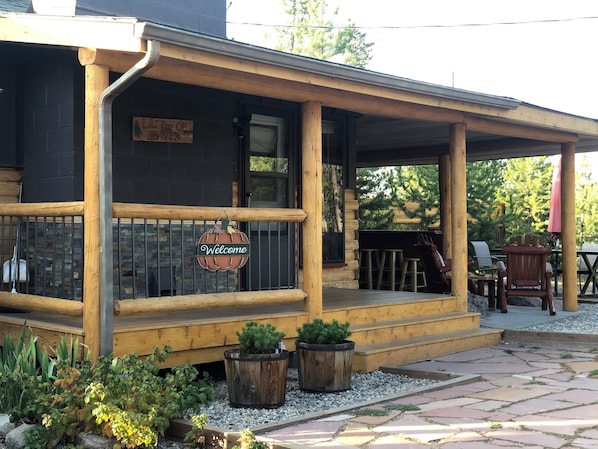 Exterior detail - Grand Adventure Basecamp,Colorado Riverfront, Beautiful Rocky Mtn Views! (Grand Lake)