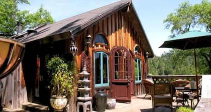 Sanctuaire,Cazadero - Mountainside 2 STORY RETREAT, A SALT WATER POOL, JACUZZI