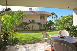 Outdoor dining - May 25- Jun 14 $140 KKN-Get Spoiled in DLX unit/Low total price/Best S. location (Kihei, Maui)