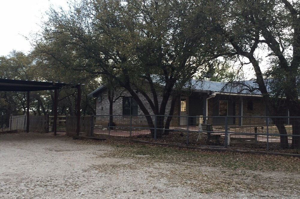220+ Acres of Country Living to Get Away From It All