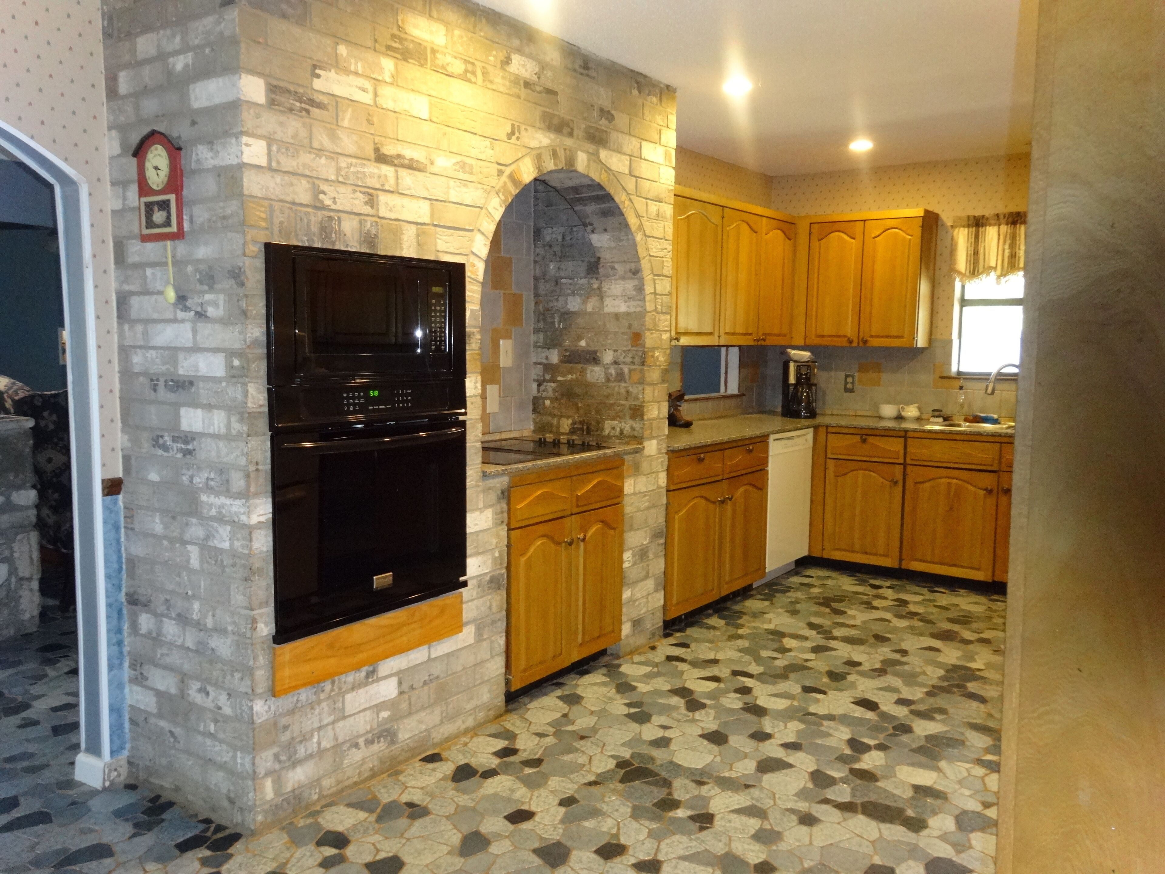 220+ Acres of Country Living to Get Away From It All