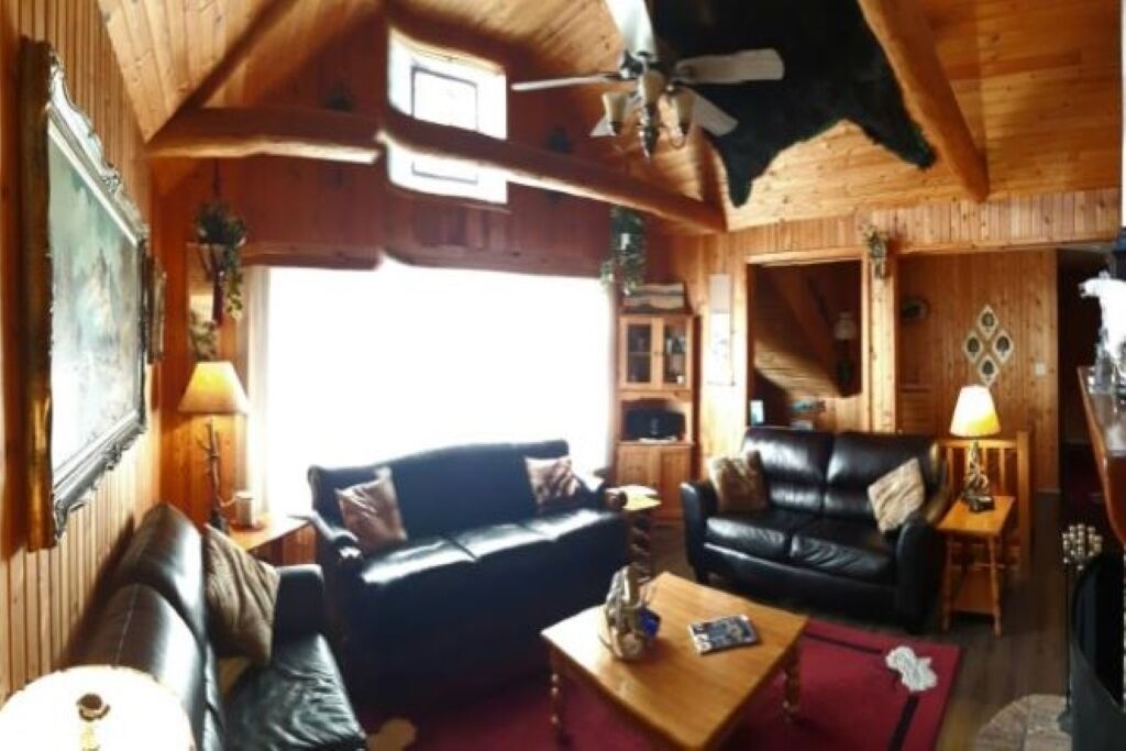 Private Hot Tub-Sauna-Games Room - Husbands Vacation Home