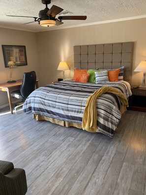 5 bedrooms, iron/ironing board, WiFi, bed sheets
