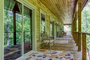 Terrace/patio - RIVERFRONT LUXURY LODGE/4 KING SUITES/Swim Spa/Game Room/Fire Pit/4,200 Sq. Ft. (Sevierville)