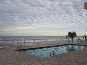Outdoor pool, a heated pool - OPUS CONDO - Pool & Ocean - ready to Enjoy (Daytona Beach Shores)