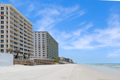 OPUS CONDO - Pool & Ocean - ready to Enjoy