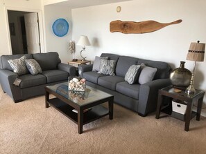 Smart TV, DVD player - OPUS CONDO - Pool & Ocean - ready to Enjoy (Daytona Beach Shores)