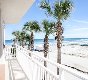 Property grounds - OPUS CONDO - Pool & Ocean - ready to Enjoy (Daytona Beach Shores)