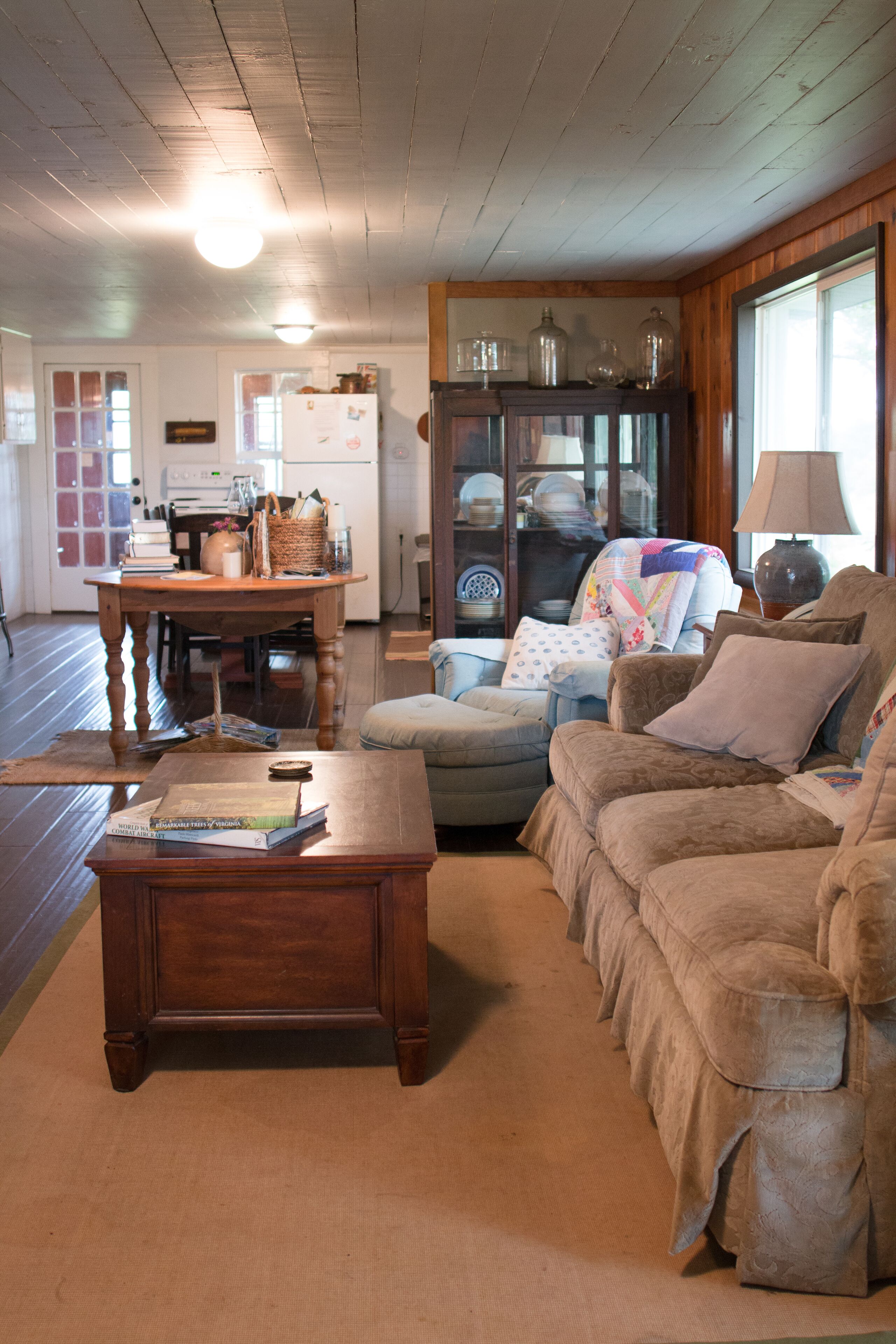 Farmhouse Retreat with Lake & Privacy to Relax & Enjoy 