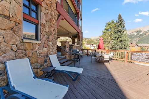 1BR Ski In-Ski Out! ~ UUSI uusinta, vuoristomaisemat ~ Hotel Style