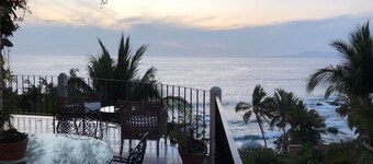 Oceanfront Conchas Chinas -Spectacular Hacienda  Estate -Chef/ Staffed