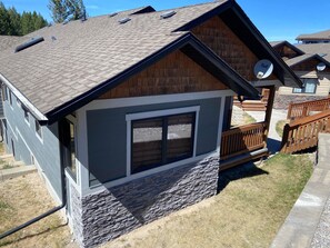 Exterior - Prestige Family Home in Radium Hot Springs  (Radium Hot Springs)