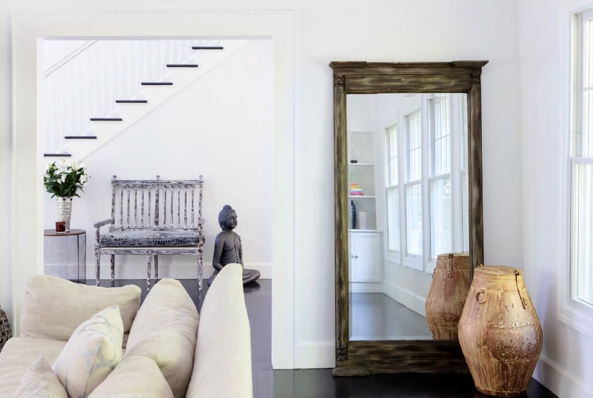 Amagansett villa with a pool