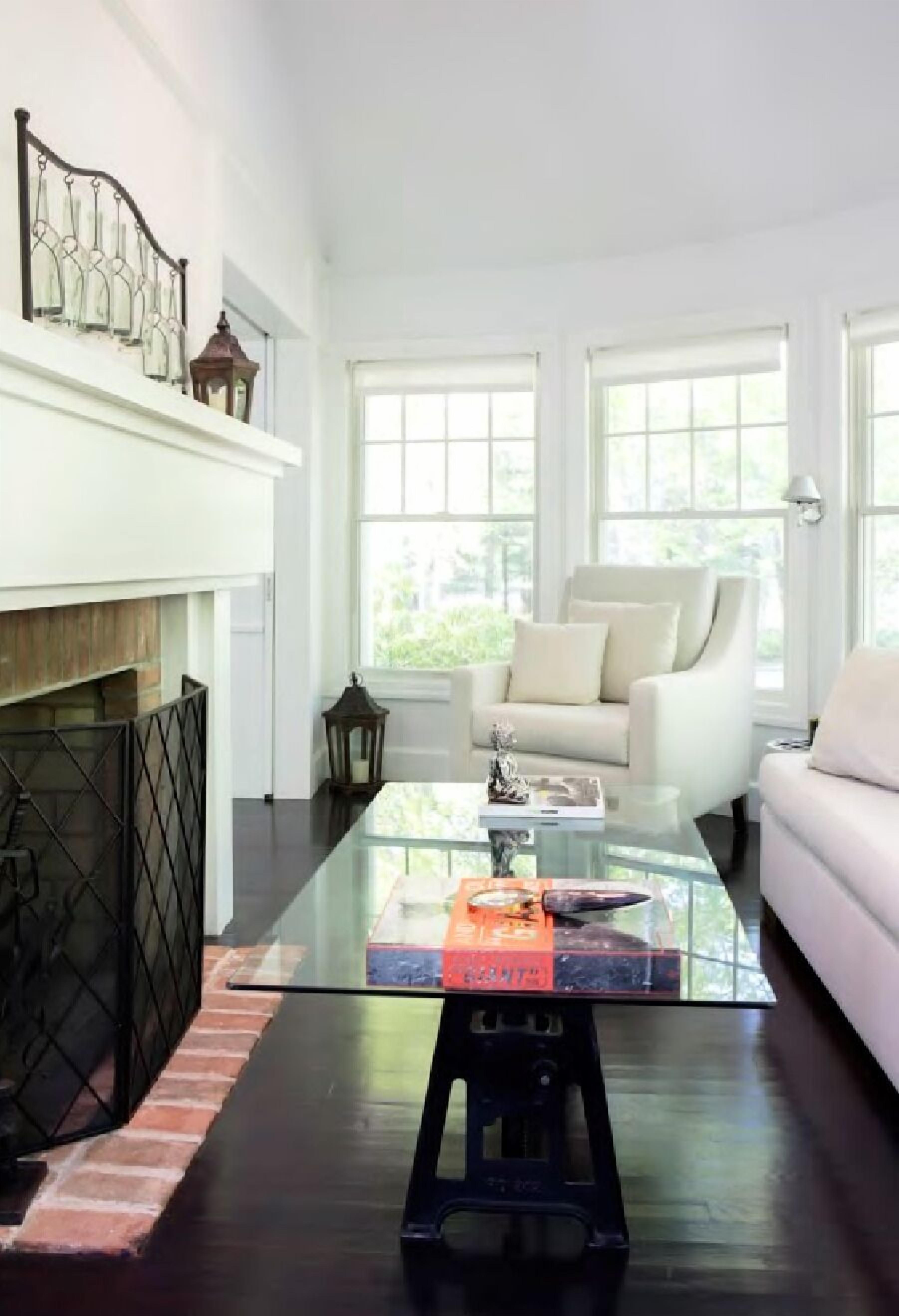 Amagansett villa with a pool