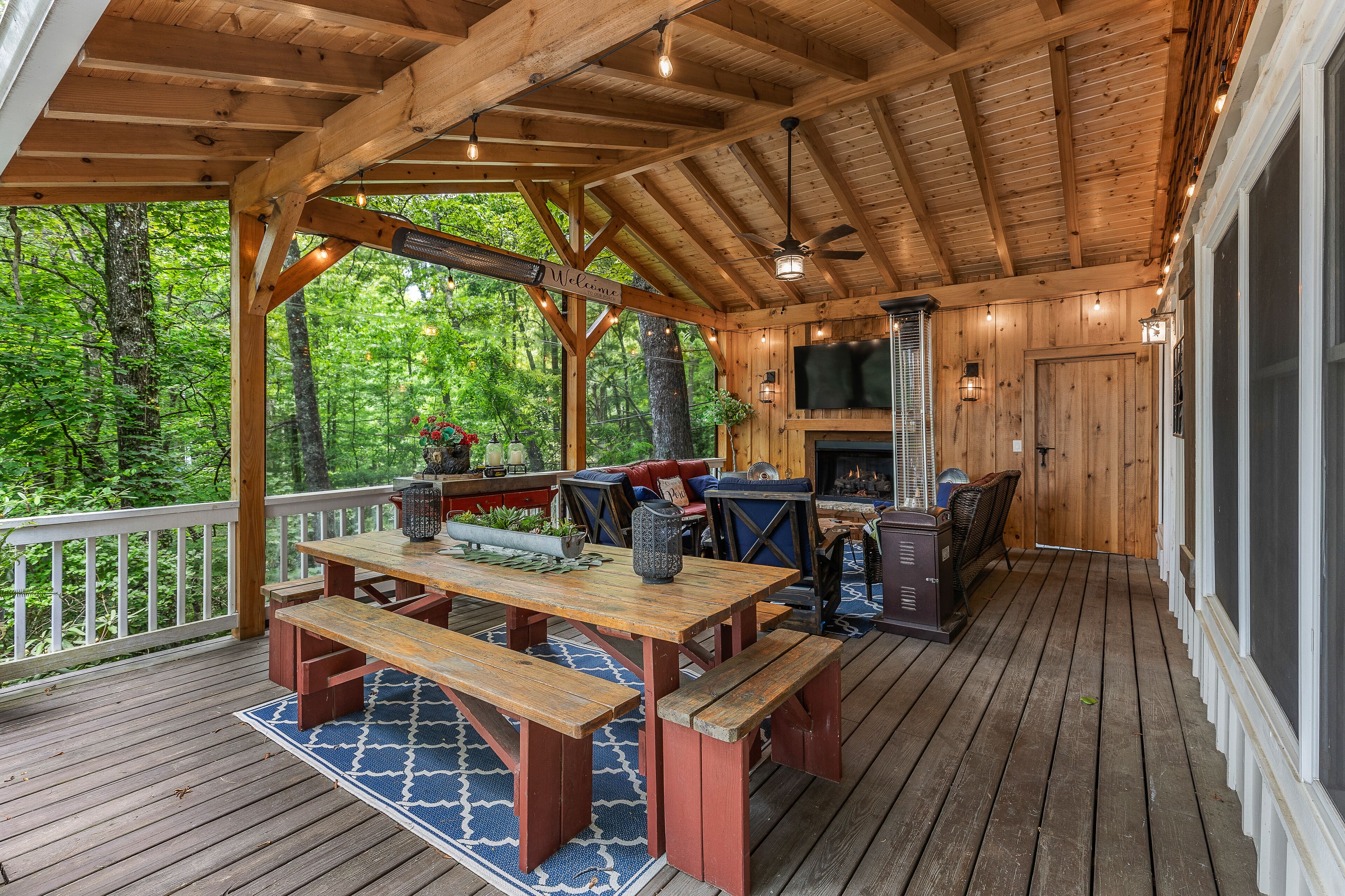 屋外ダイニングエリア