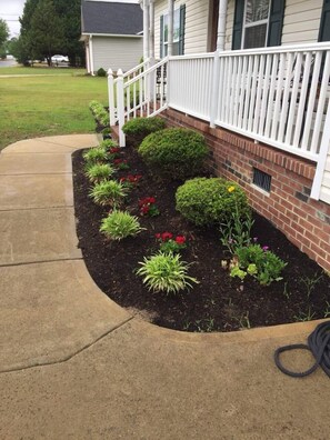 Property grounds - Fairy-tale, luxurious room with jacuzzi. (Fayetteville)