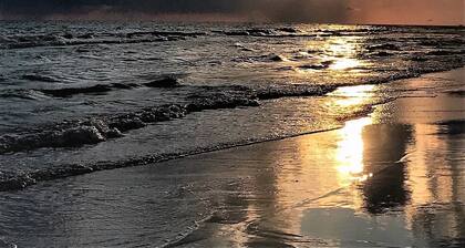 Amazing Location in Beautiful Blue Mountain Beach. 75 Yards from the Sand...