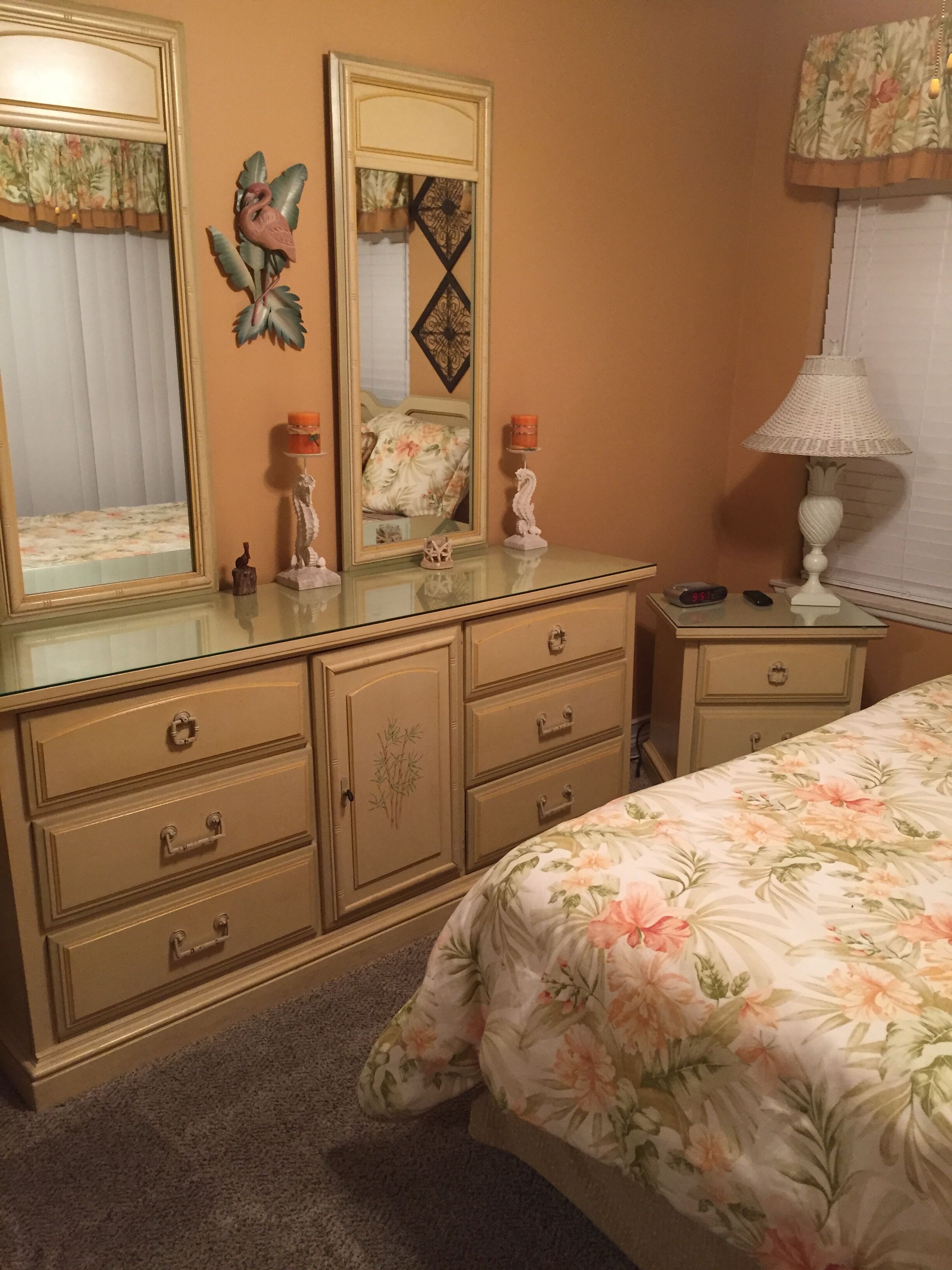 Vacationing Paradise - First Floor Condo - White Sandy Beaches on holiday Isle