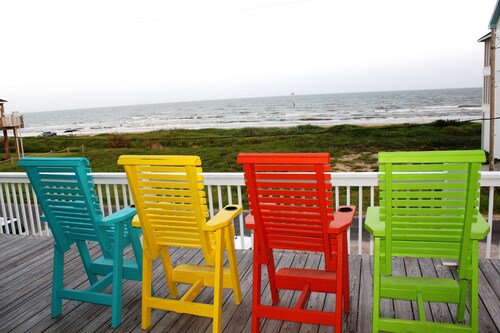 Just steps to the Sand & Surf!  Sleeps 12, with 2 Master Suites! Perfect Rental!