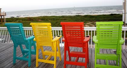 Just steps to the Sand & Surf! Sleeps 12, with 2 Master Suites! Perfect Rental!