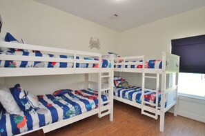 4 soverom, strykejern/-brett, wi-fi og sengetøy