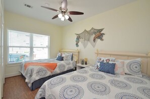 4 bedrooms, iron/ironing board, WiFi, bed sheets