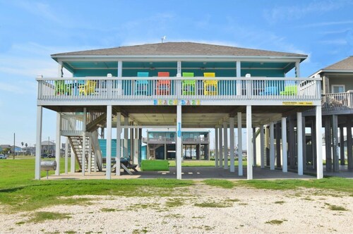 Just steps to the Sand & Surf!  Sleeps 12, with 2 Master Suites! Perfect Rental!