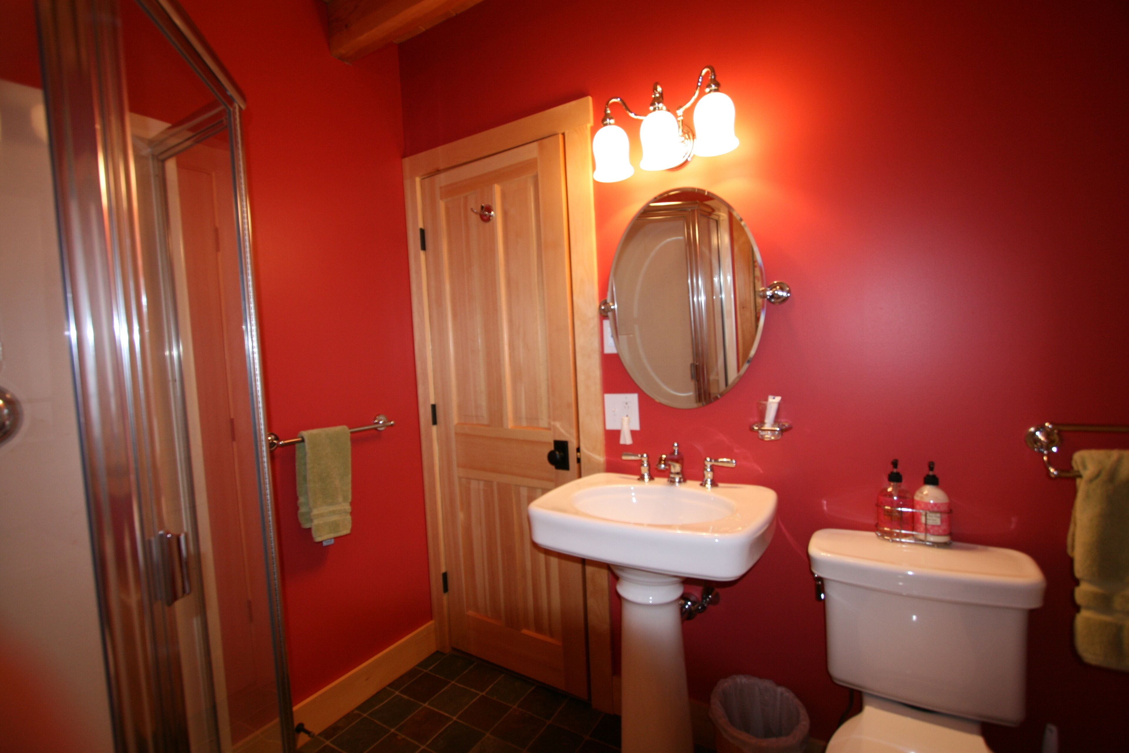 Immaculate Cottage:  Ski Okemo, Killington, visit Weston, VAST , lakes and golf