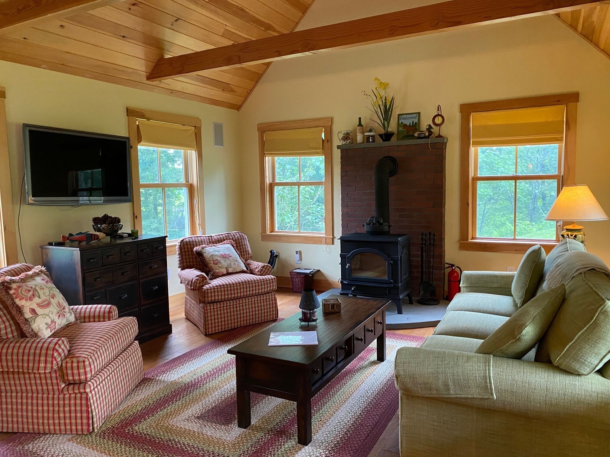 Immaculate Cottage:  Ski Okemo, Killington, visit Weston, VAST , lakes and golf