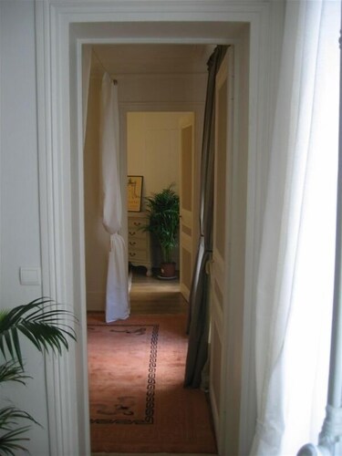 Eiffel Tower Suite and Luxury Paris Apartment Rental with Wifi