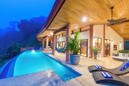 Stunning Ocean View-Rainforest Villa. Concierge, Breakfast/Housekeeping M-F.