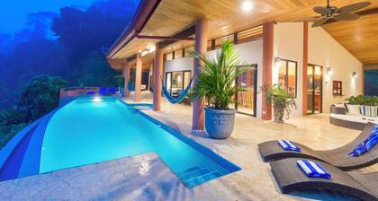 Stunning Ocean View-Rainforest Villa. Concierge, Breakfast/Housekeeping M-F.