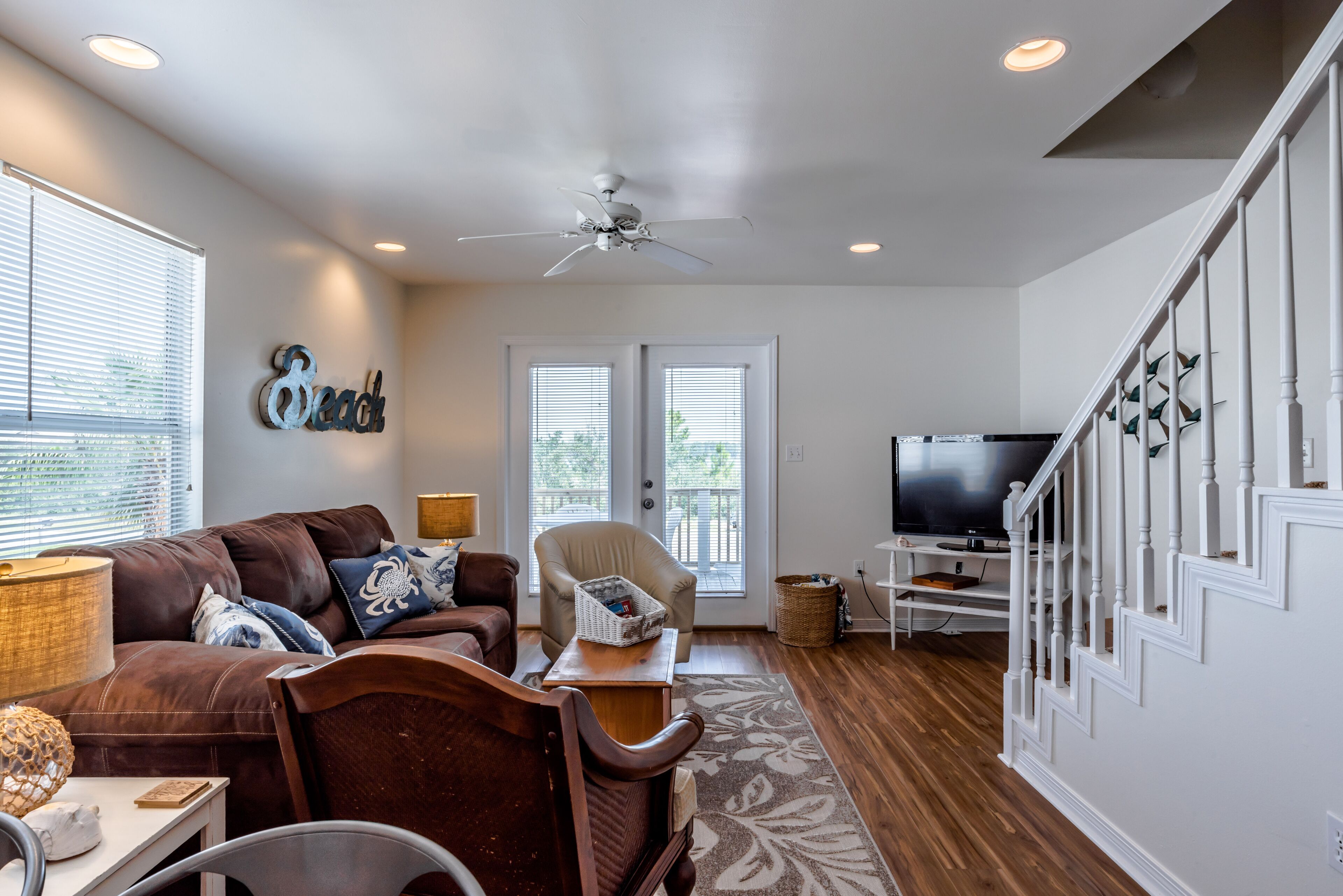 Heated pool! 3 BR, 3 BA Duplex, 1 block from the beach